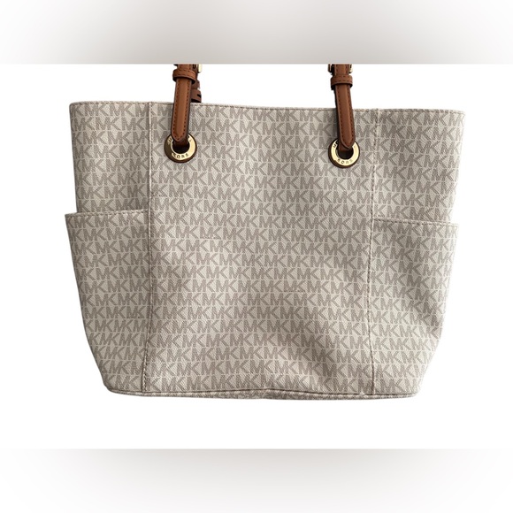Michael Kors. Signature Logo Tote Bag. Color White-Cream. - Picture 15 of 16